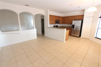 3148 NW 103rd Path in Doral, FL - Building Photo - Building Photo