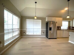 1815 Rustic Oak Ln in Seabrook, TX - Building Photo - Building Photo