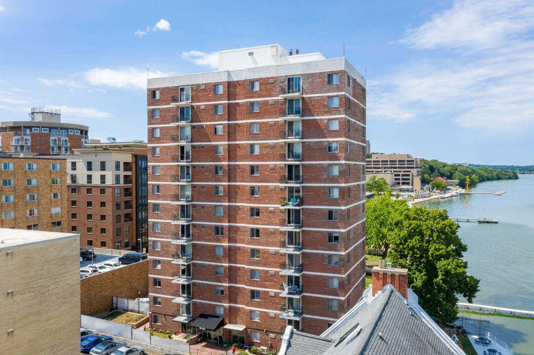 The Surf in Madison, WI - Building Photo