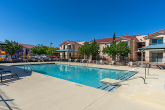 Crosspointe Apartments in El Paso, TX - Building Photo - Building Photo