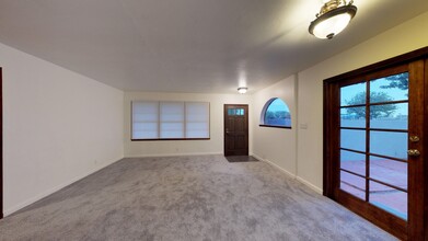 526 7th St in Coronado, CA - Building Photo - Building Photo