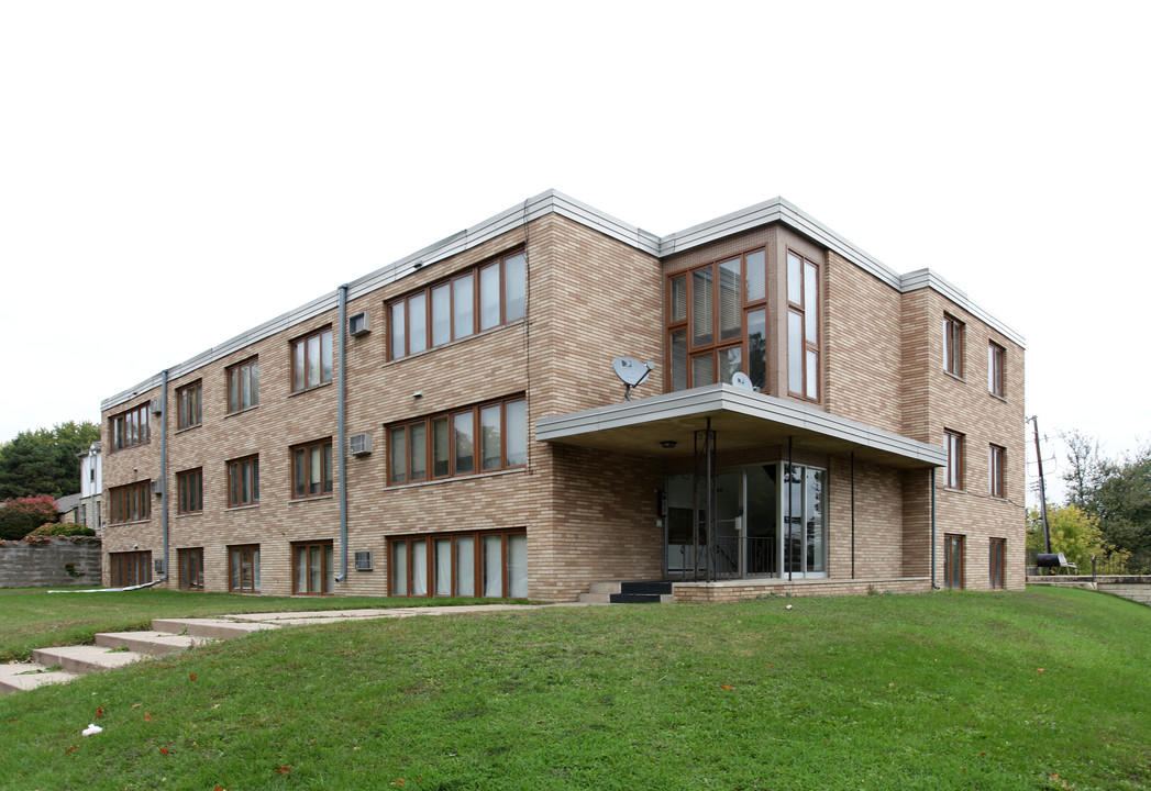 1900 Vincent Ave N in Minneapolis, MN - Building Photo