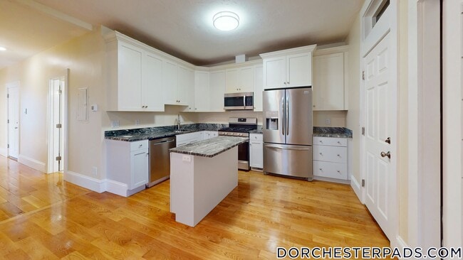 8 Dewey St