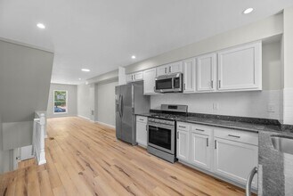 146 N Ellwood Ave in Baltimore, MD - Building Photo - Building Photo