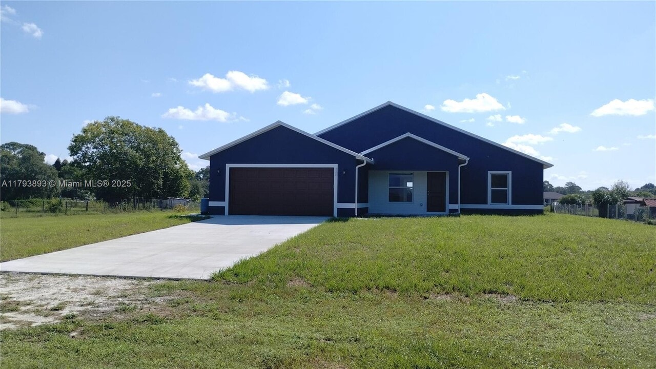 225 S Fronda St in Clewiston, FL - Building Photo