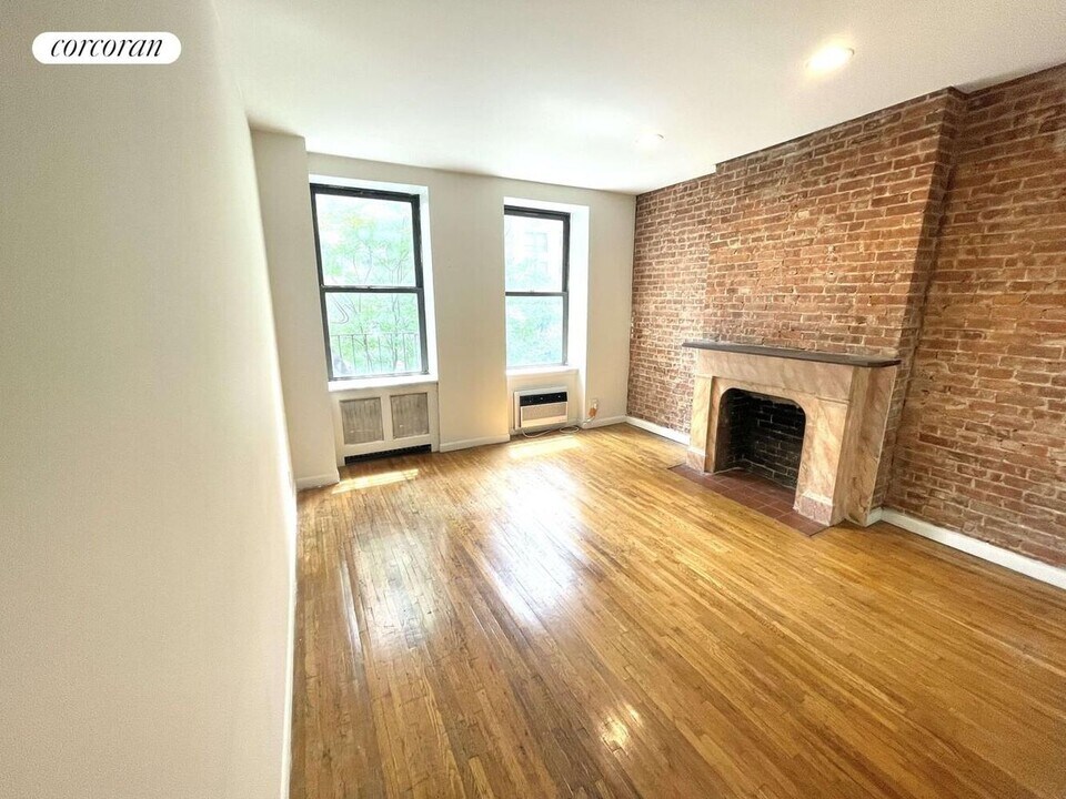 1674 3rd Ave in New York, NY - Building Photo