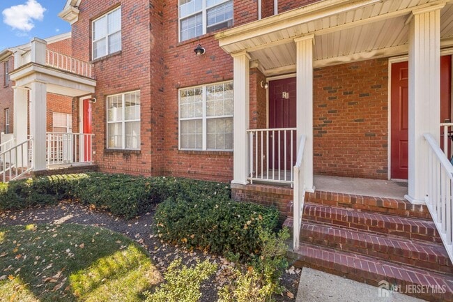 21 Park Square in Metuchen, NJ - Building Photo - Building Photo