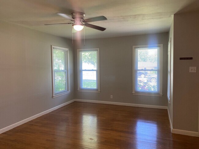 812 N Penelope St in Belton, TX - Building Photo - Building Photo