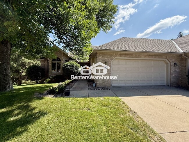 10445 Fawns Way in Eden Prairie, MN - Building Photo - Building Photo