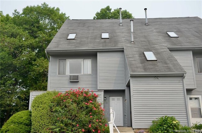 12 Sundance Dr in Branford, CT - Building Photo - Building Photo