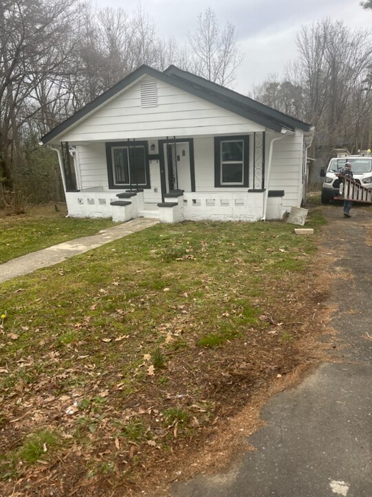 728 Rodey Ave in Charlotte, NC - Building Photo