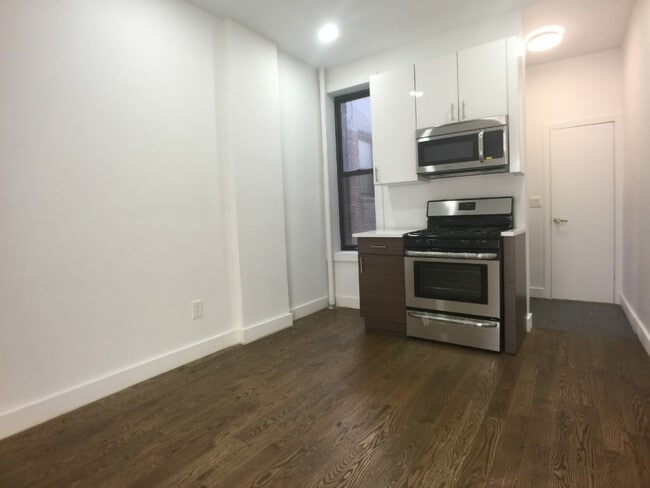 523 W 156th St
