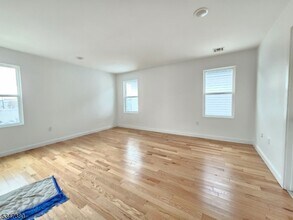 730 Seaport Dr. in Elizabeth, NJ - Building Photo - Building Photo