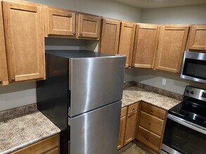 525 W Matthews Ave-Unit -B in Jonesboro, AR - Building Photo - Building Photo