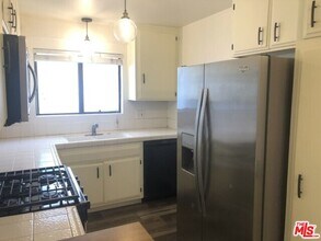 1640 S Bentley Ave in Los Angeles, CA - Building Photo - Building Photo