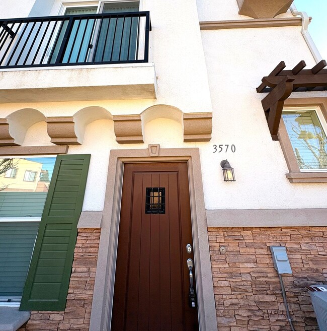 property at 3570 W Savanna St