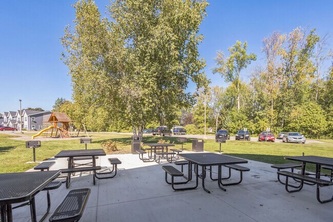 Okato Manor Apartments Limited Partnership in Oconto, WI - Building Photo - Building Photo