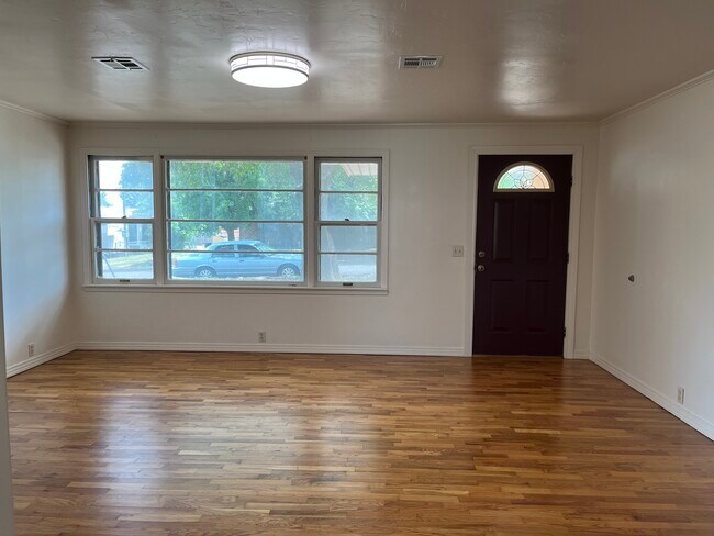 607 E Oklahoma Ave in Weatherford, OK - Building Photo - Building Photo