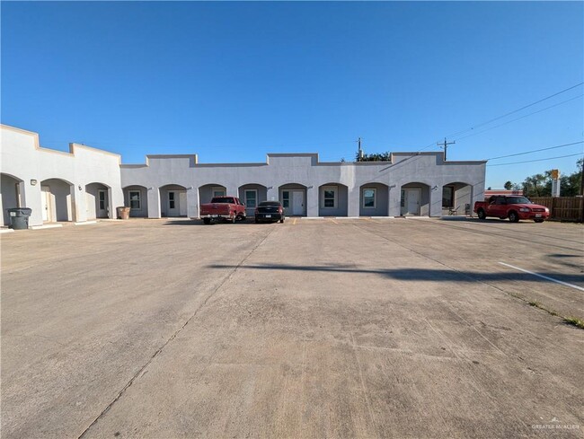 100 W 2nd St in La Joya, TX - Building Photo - Building Photo