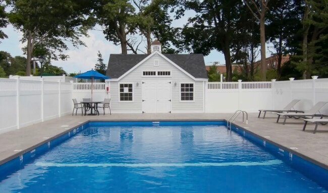 81 Little Herring Pond Rd, Unit Settler Rd 2 in Plymouth, MA - Foto de edificio - Building Photo