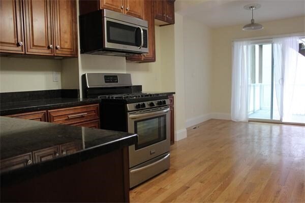 9 Chesterton St in Boston, MA - Building Photo