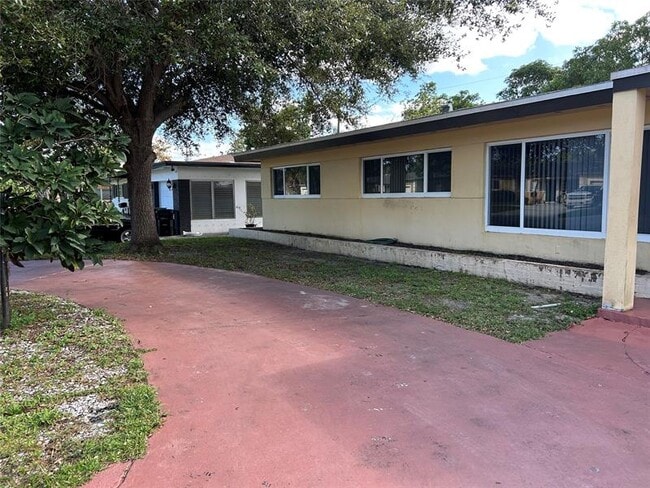 property at 701 W Evanston Cir