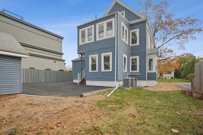 19 Ashwood Ave in Summit, NJ - Building Photo - Building Photo