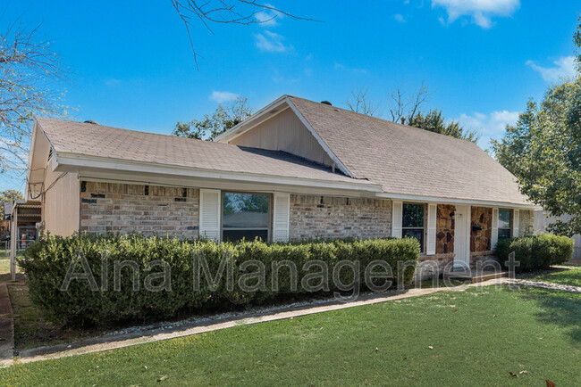 1228 Greenway Dr in Mesquite, TX - Building Photo - Building Photo