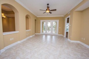 4300 S Beach Pkwy, Unit Apt 1103 in Jacksonville Beach, FL - Building Photo