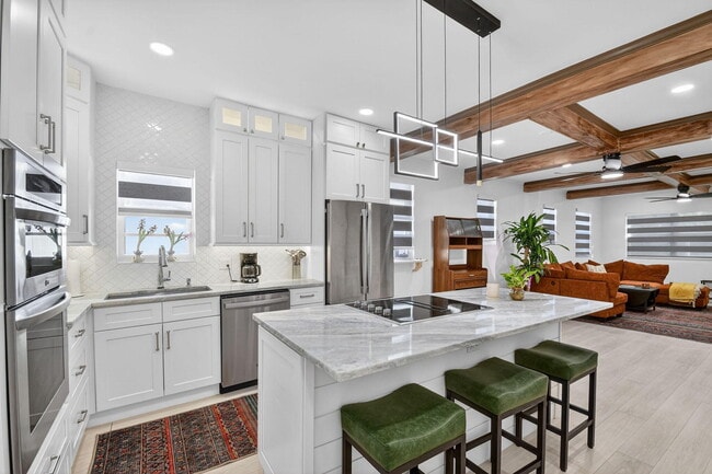 property at 1511 S Palmway