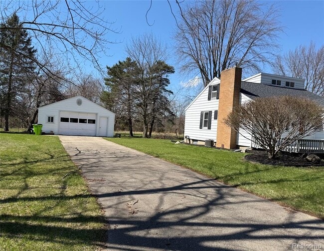 413 Bridson St in Fenton, MI - Building Photo - Building Photo