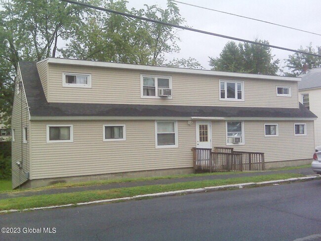 9 Edward St in Cohoes, NY - Building Photo - Building Photo