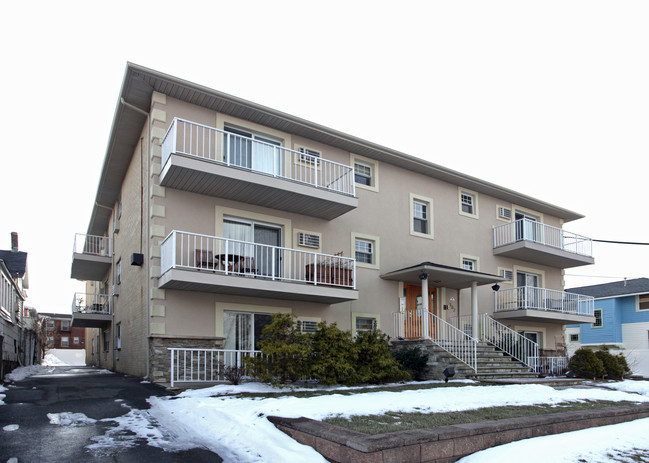 Capri Terrace in Asbury Park, NJ - Building Photo - Building Photo