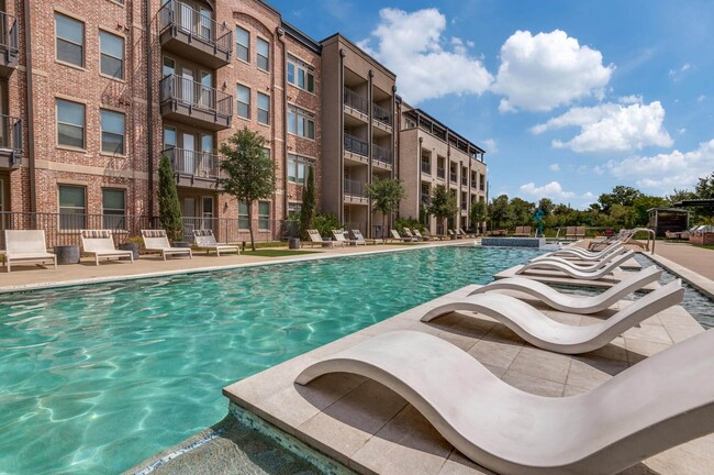 The Canal in Farmers Branch, TX - Building Photo - Building Photo