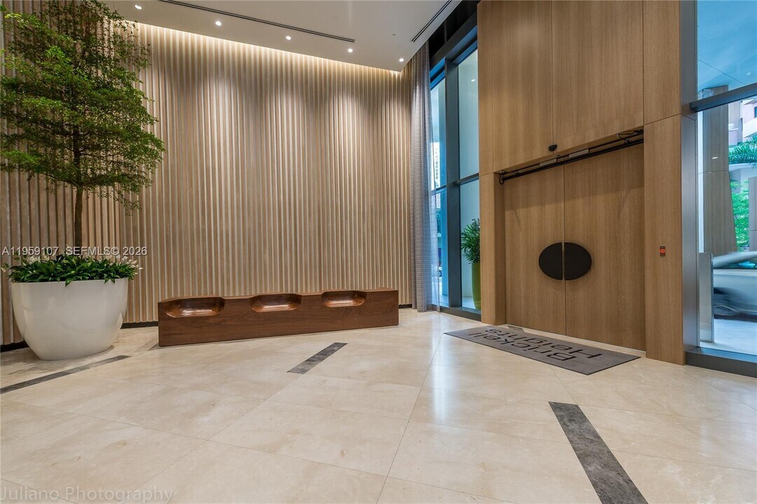 55 SW 9th St, Unit 1010 in Miami, FL - Building Photo