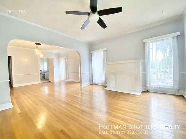 1019 S Orange Dr in Los Angeles, CA - Foto de edificio - Building Photo