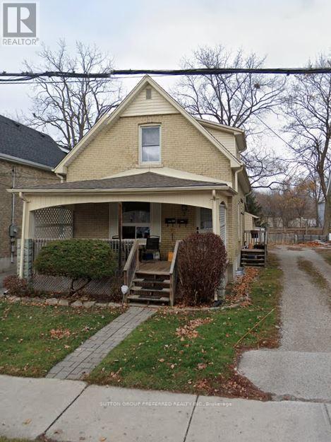 property at 3 Barrington Ave
