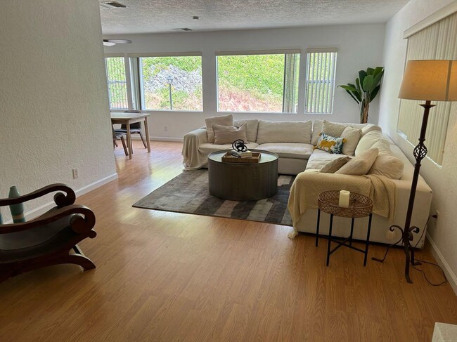 1203 Supi Ln in Topanga, CA - Building Photo - Building Photo