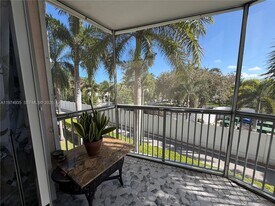 3181 S Ocean Dr in Hallandale Beach, FL - Building Photo