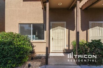 17610 N 17th Pl in Phoenix, AZ - Foto de edificio - Building Photo