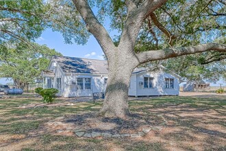 9911 Beard Rd in Needville, TX - Building Photo - Building Photo