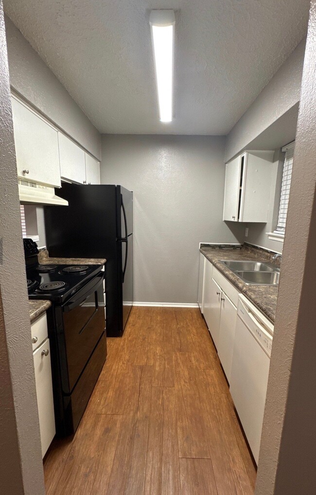 2114 E Marshall Ave, Unit 217