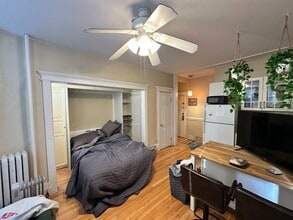 65 Burbank St, Unit 12 in Boston, MA - Foto de edificio - Building Photo