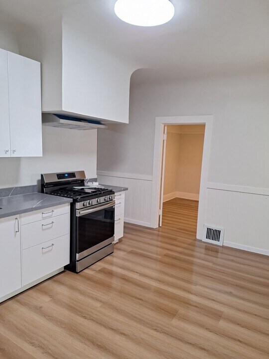 1426 U St in Sacramento, CA - Building Photo