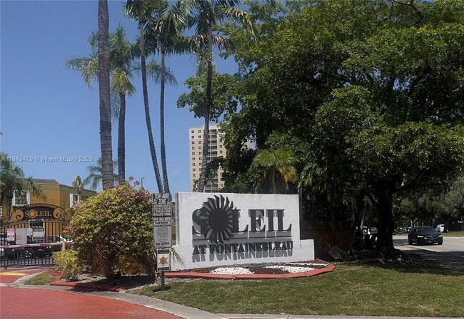 9731 Fontainebleau Blvd in Miami, FL - Building Photo - Building Photo