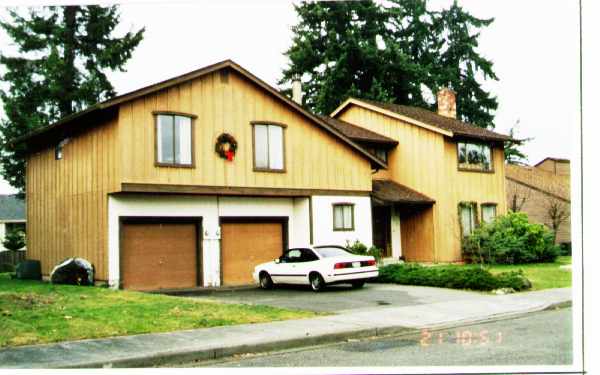 21408-21410 46th Pl W in Mountlake Terrace, WA - Building Photo