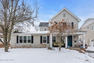 555 Ocean Rd in Spring Lake, NJ - Building Photo