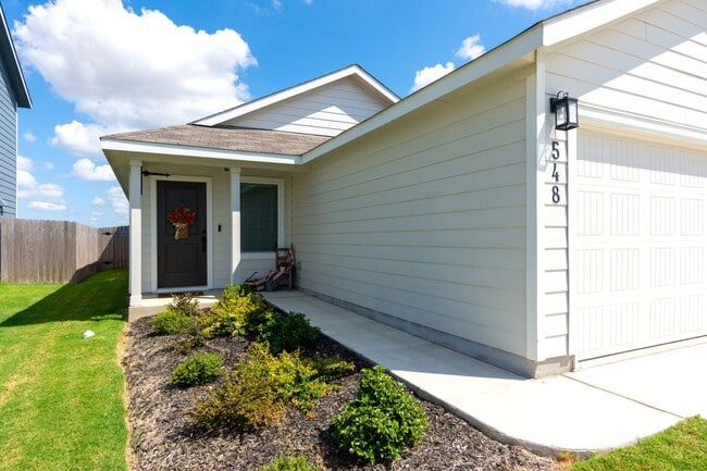 548 Rancho Del Cielo Lp in Jarrell, TX - Building Photo - Building Photo