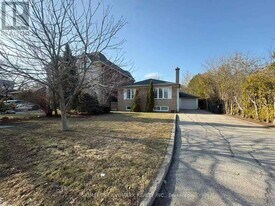 256 Patricia Ave in Toronto, ON - Building Photo