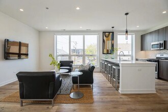 2803 W Henderson St in Chicago, IL - Building Photo - Building Photo